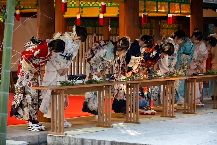 乃木神社 本殿でのご祈祷の様子(C)乃木坂46LLC