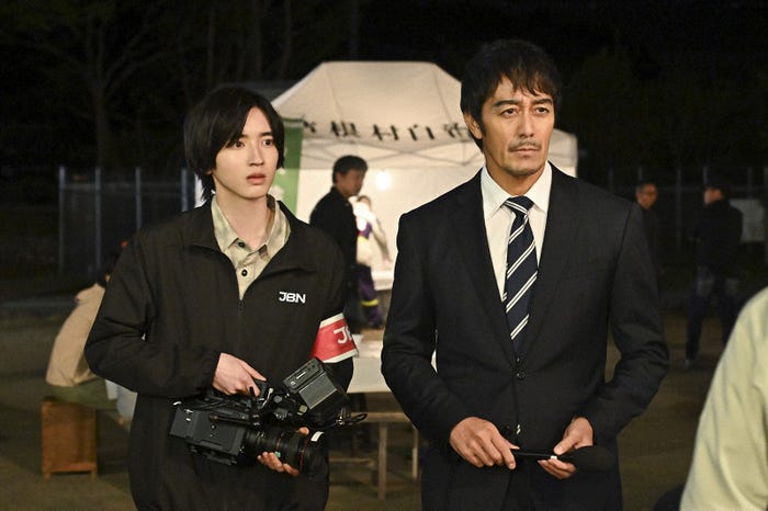 道枝駿佑、阿部寛「キャスター」第8話(C)TBS