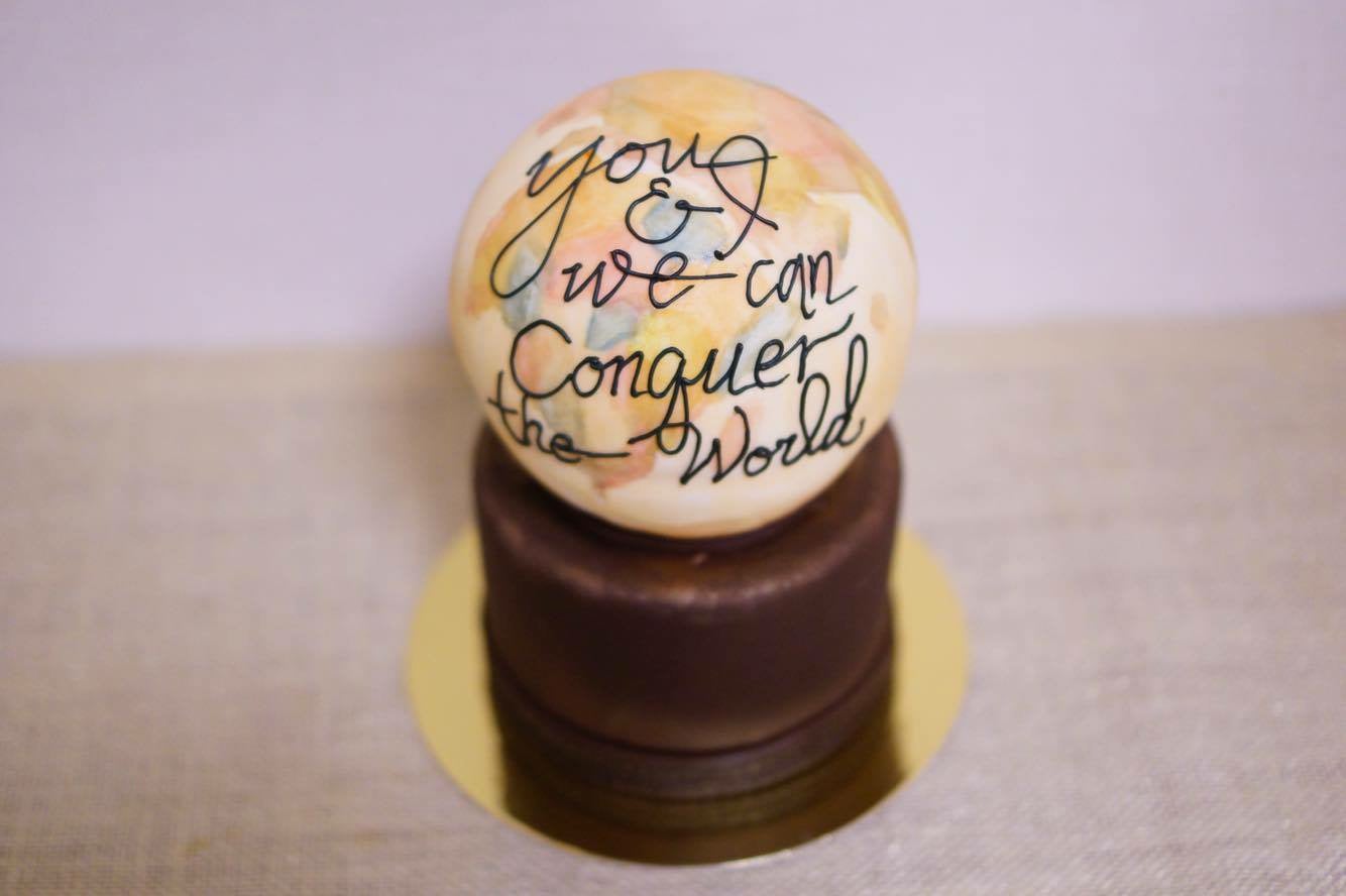 ロマンチックなメッセージを添えて（C）Alisa Suzuki