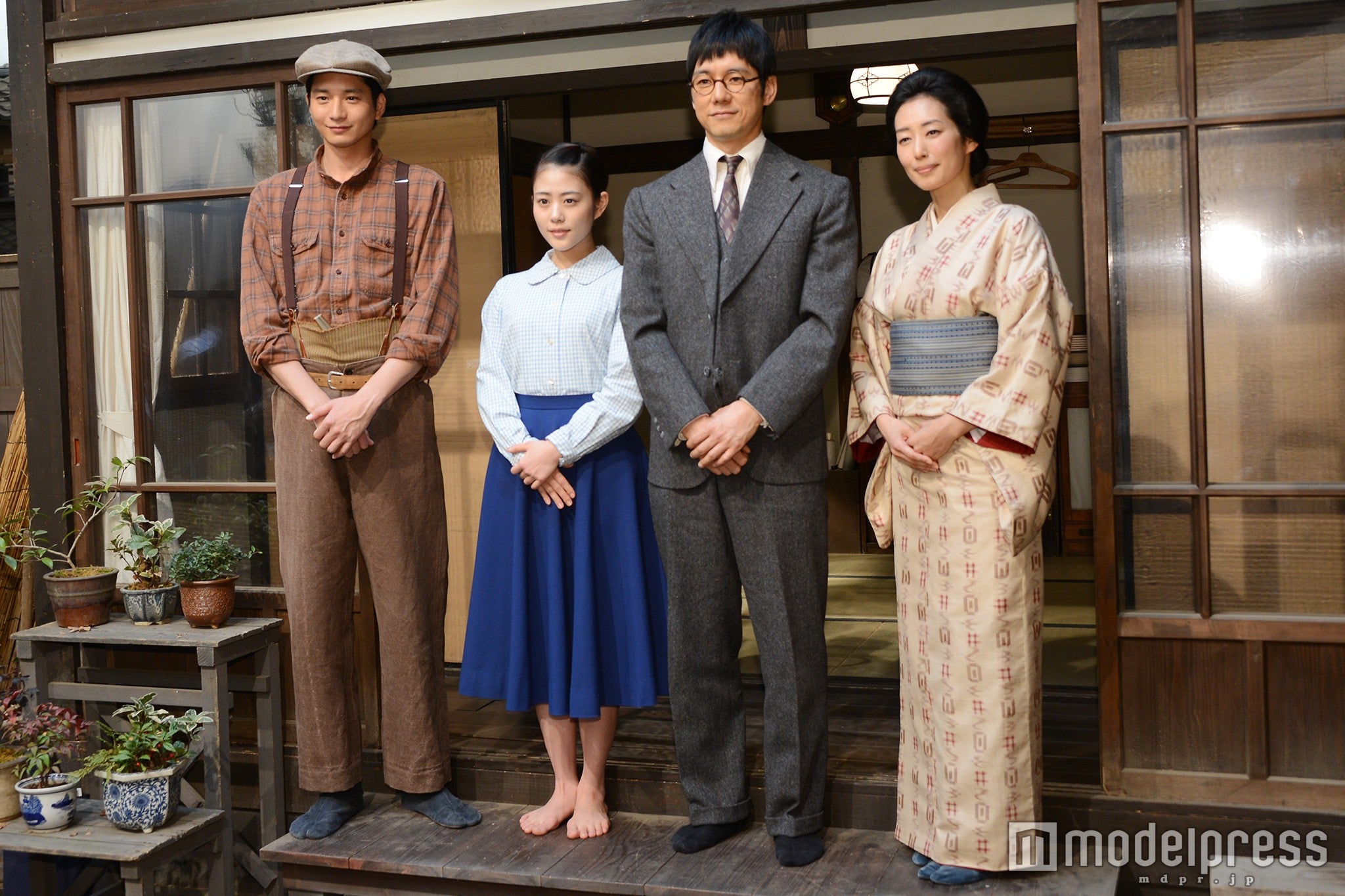 （左から）向井理、高畑充希、西島秀俊、木村多江（C）モデルプレス