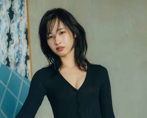 元STU48沖侑果、卒業後初の水着グラビアで“コンプラ違反” 美ボディライン披露