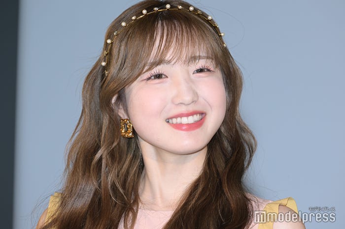 キュートな笑顔を見せた本田仁美(C)モデルプレス