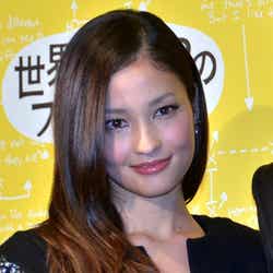 映画「世界にひとつのプレイブック」プレミア上映会に登場した黒木メイサ(C)2012 SLPTWC Films,LLC. All Rights Reserved.配給:ギャガ