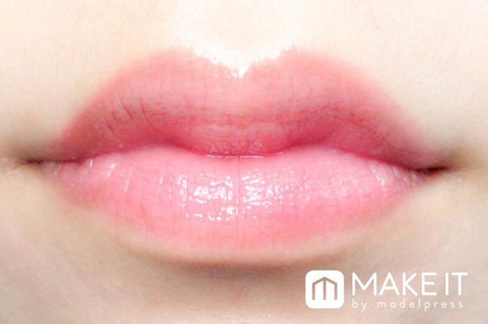 キャンメイク/リップティントシロップ/02 ストロベリーシロップ 使用(C)モデルプレス