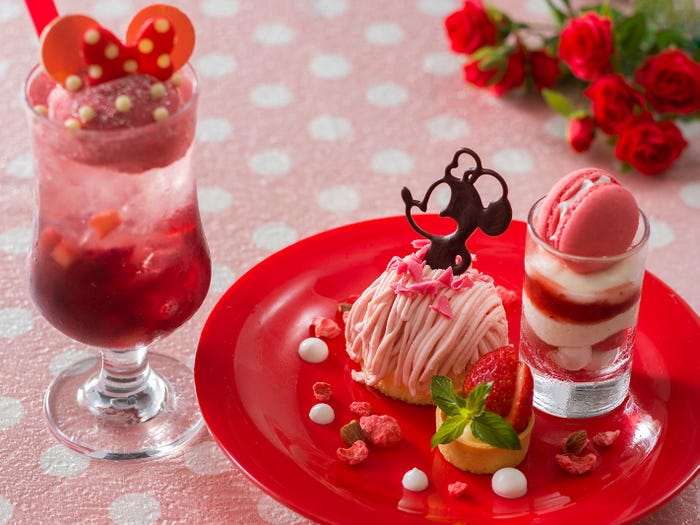 スペシャルデザート&ドリンク1,980円/販売店舗:センターストリート・コーヒーハウス(C)Disney