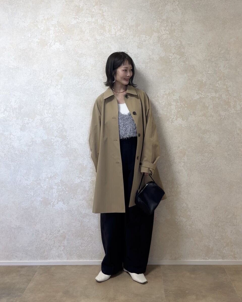 GUバルマカーンAラインハーフコートとバレルレッグパンツコーデ