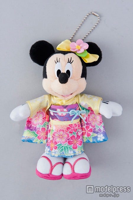 ぬいぐるみバッジ¥1600/(C)Disney
