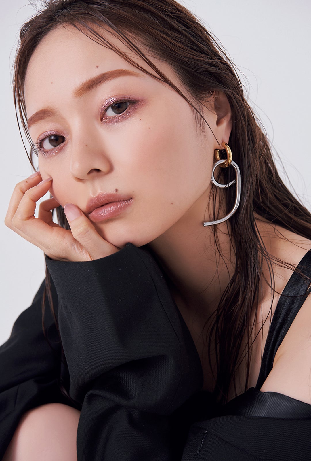 B.L.T.2021年10月号」セブンネットショッピング購入特典ポストカードC／梅澤美波（乃木坂46）（提供写真）