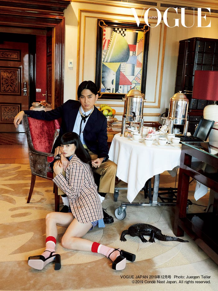 松田翔太&秋元梢/VOGUE JAPAN 2019年12月号 Photo:Juergen Teller(C)2019 Conde Nast Japan. All rights reserved.