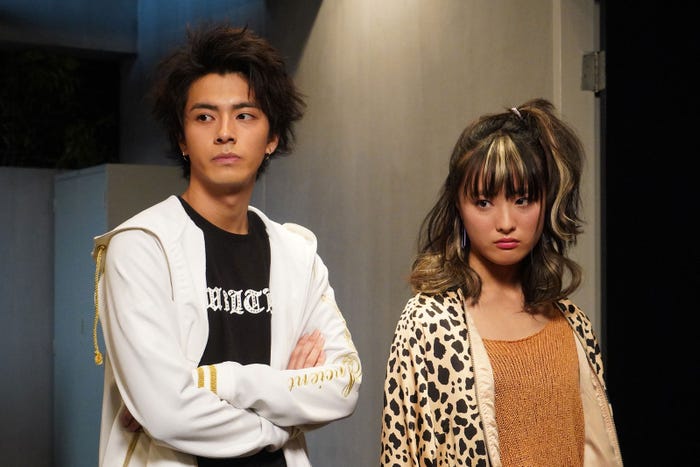 中尾暢樹・大友花恋/「あなたの番です」第1話より(C)日本テレビ