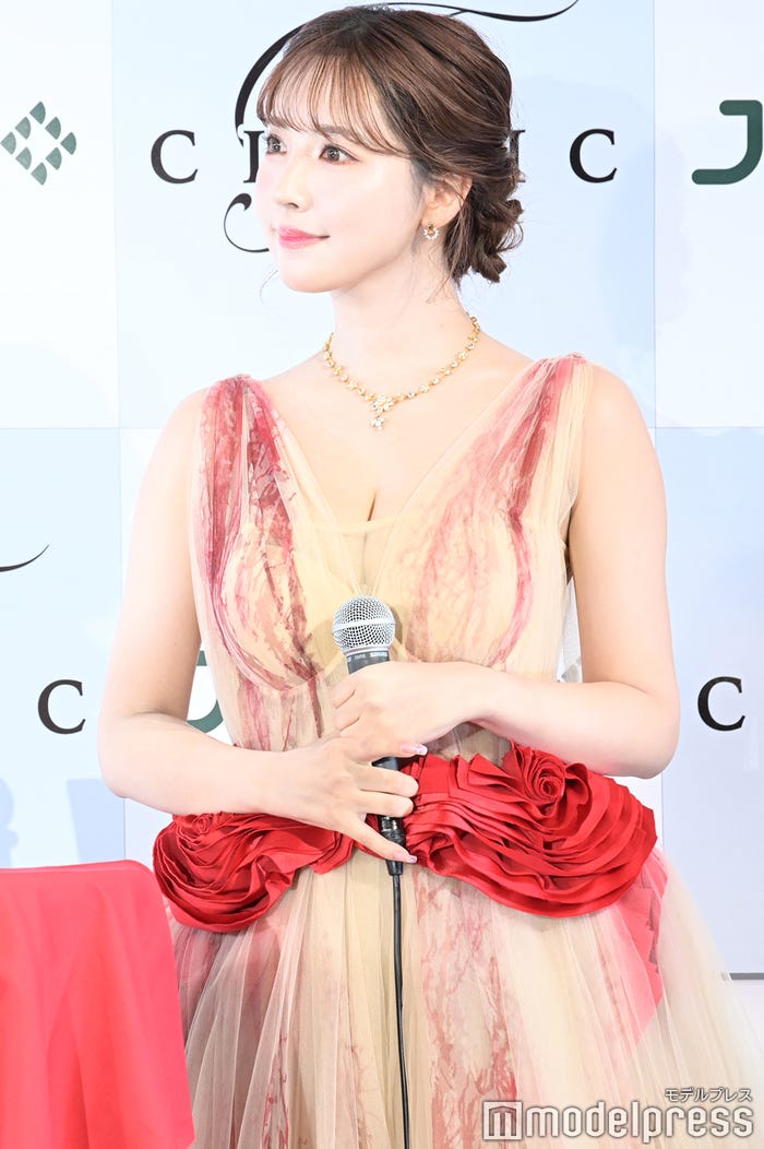 三上悠亜(C)モデルプレス