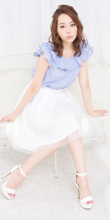 ノースリーブフリルショルダーブラウストップス「神戸レタス」1990円（税込）