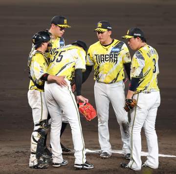 阪神・藤川監督 才木あと1球被弾「引きずる必要は絶対にないので」 秦オーナー続投希望「明日の試合をきっちり戦いたい」