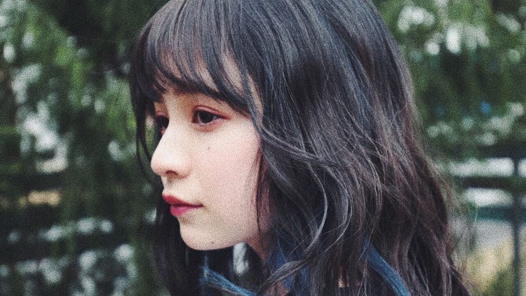 垢抜けが叶う 黒髪 ハイライトのおしゃれヘアカラー3選 モデルプレス 垢抜けが叶う 黒髪 ハイライトのおしゃれヘアカラー3選 モデルプレス