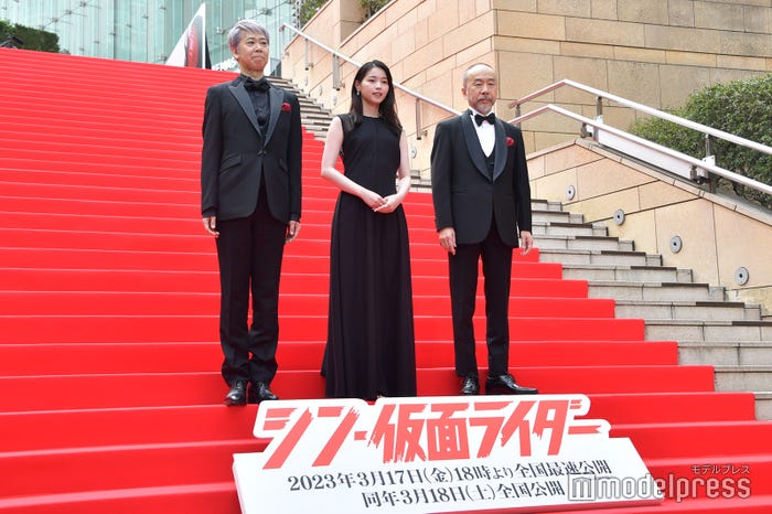 (左から)手塚とおる、西野七瀬、塚本晋也