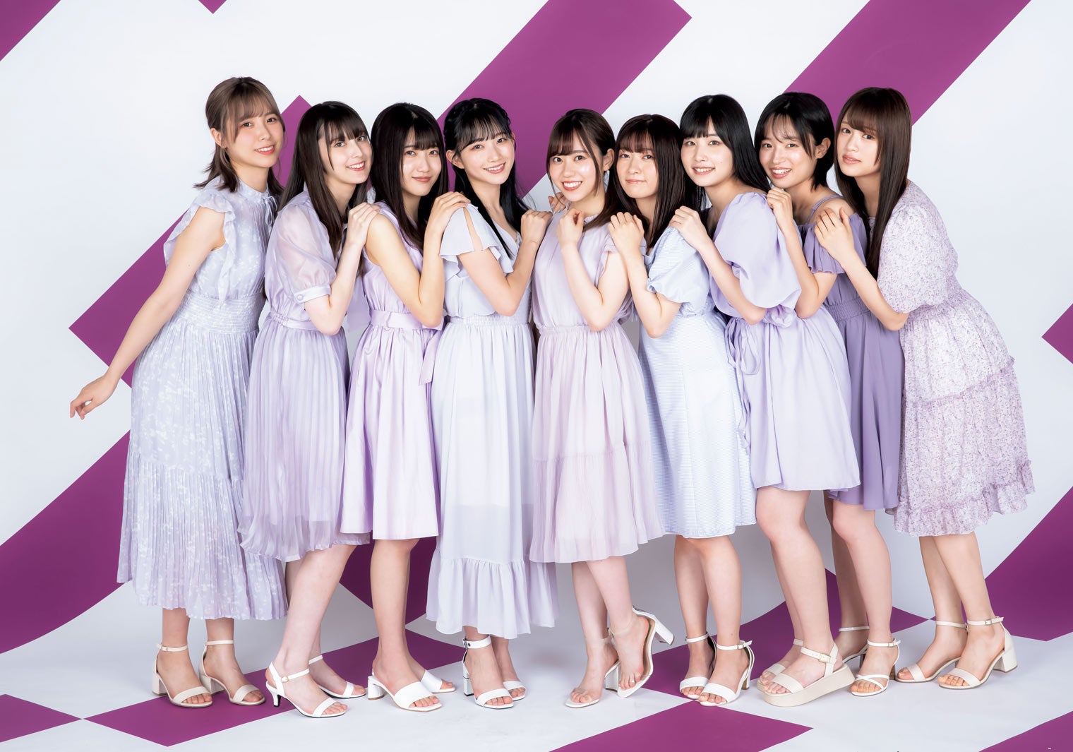 Liella！（左から：Liyuu、ペイトン尚未、薮島朱音、青山なぎさ、伊達さゆり、鈴原希実、岬なこ、大熊和奏、絵森彩）（C）樂滿直城／集英社