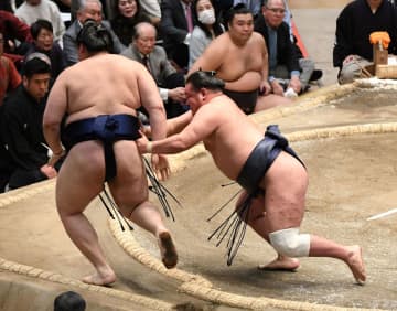 豊昇龍が大の里に完勝！通算9勝2敗に「優勝を逃して言い訳できない」 大の里は「これほど長い15日は初めて」