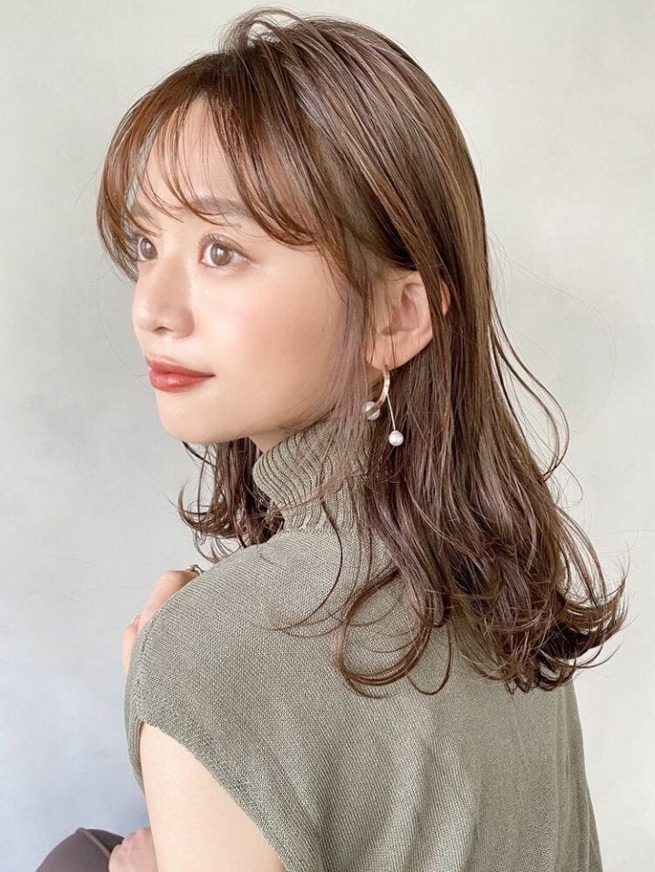 小柄な低身長さんに似合うロングヘア集 大人の可愛いさを引き出すバランス良い髪型 モデルプレス