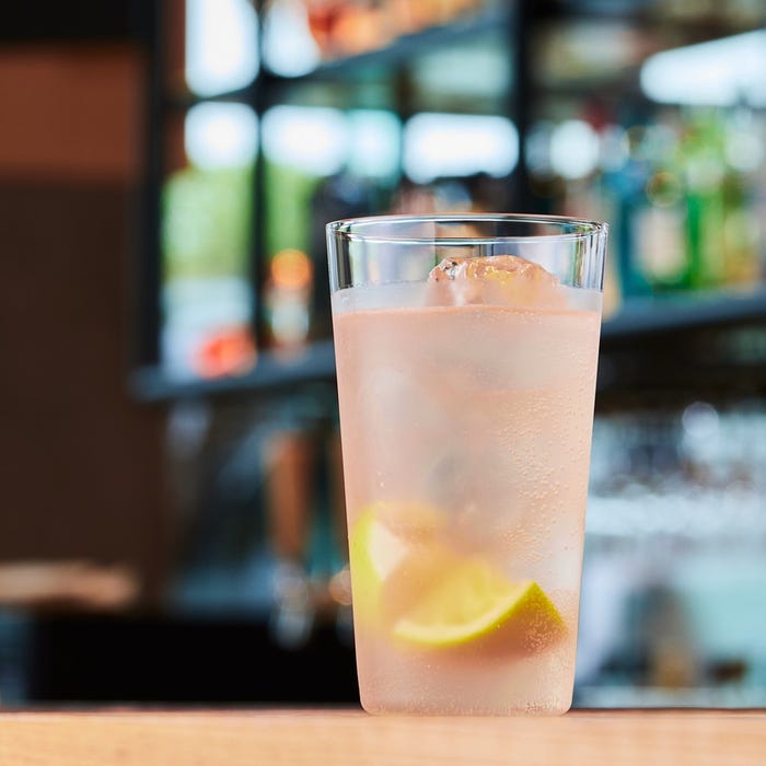 東京 レモンチェッロ サワー¥1,900(店内利用のみ)/画像提供:スターバックス コーヒー ジャパン