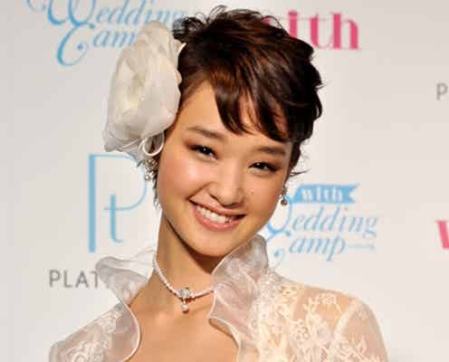剛力彩芽、ウエディングドレスにご満悦 武井咲のショートヘアにコメント