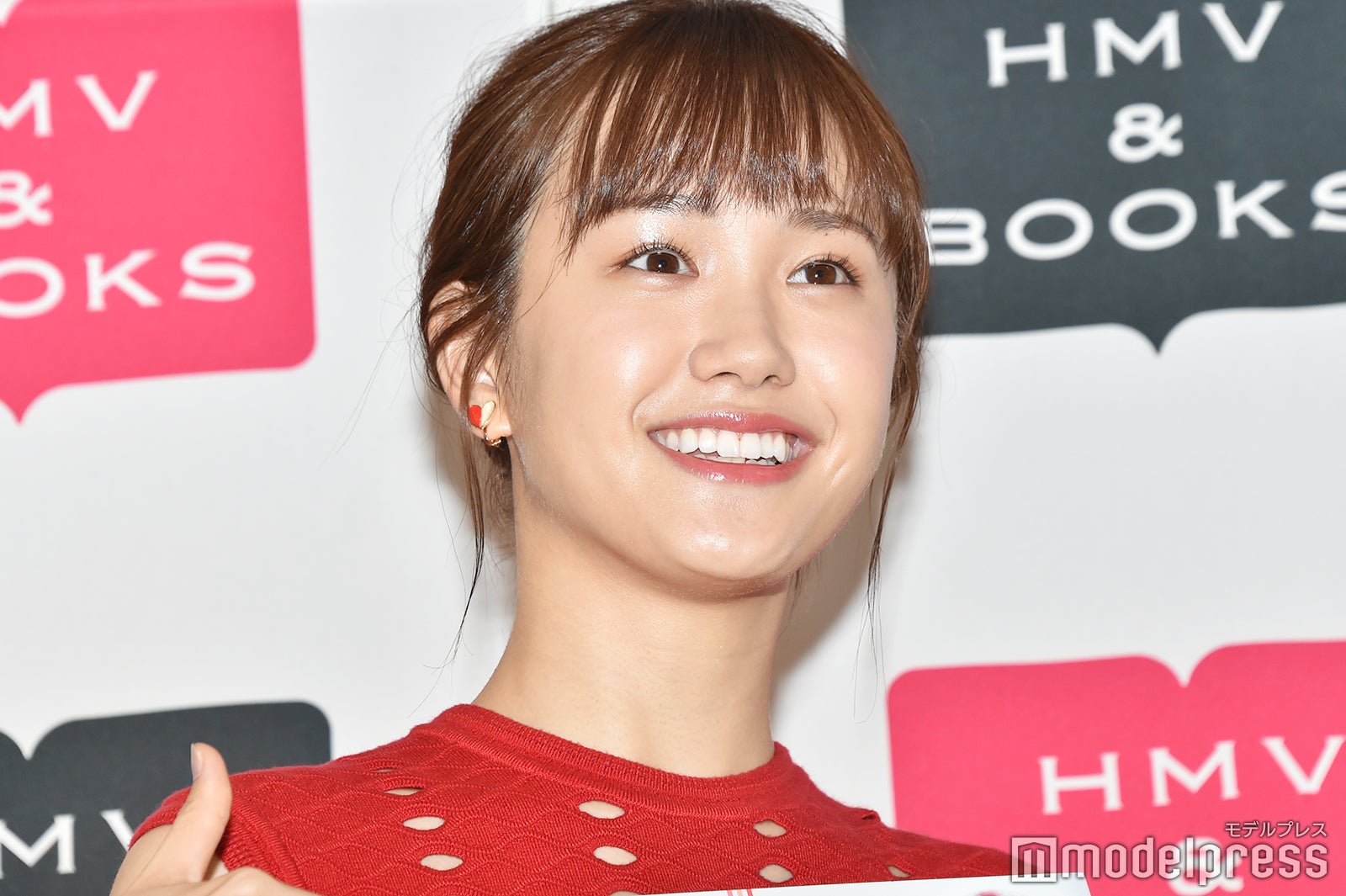尾碕真花（C）モデルプレス