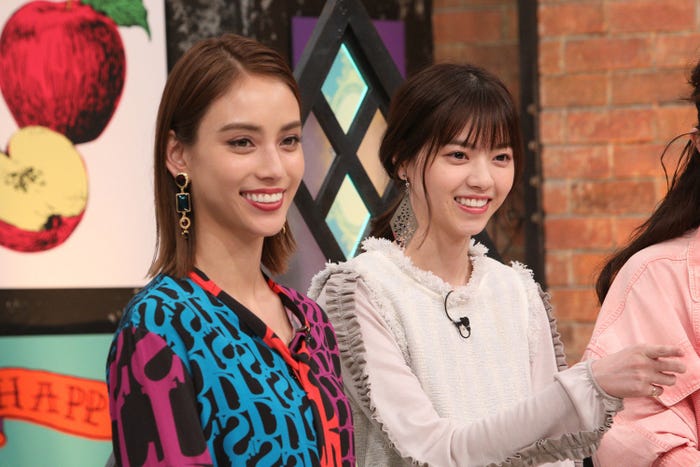 (左から)滝沢カレン、西野七瀬(C)カンテレ