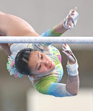“ロスの星”15歳、西山実沙がNHK杯も初優勝 全日本予選から首位譲らず、初の世界切符！「ロス五輪で団体メダルを取ることが目標。貢献できるように」