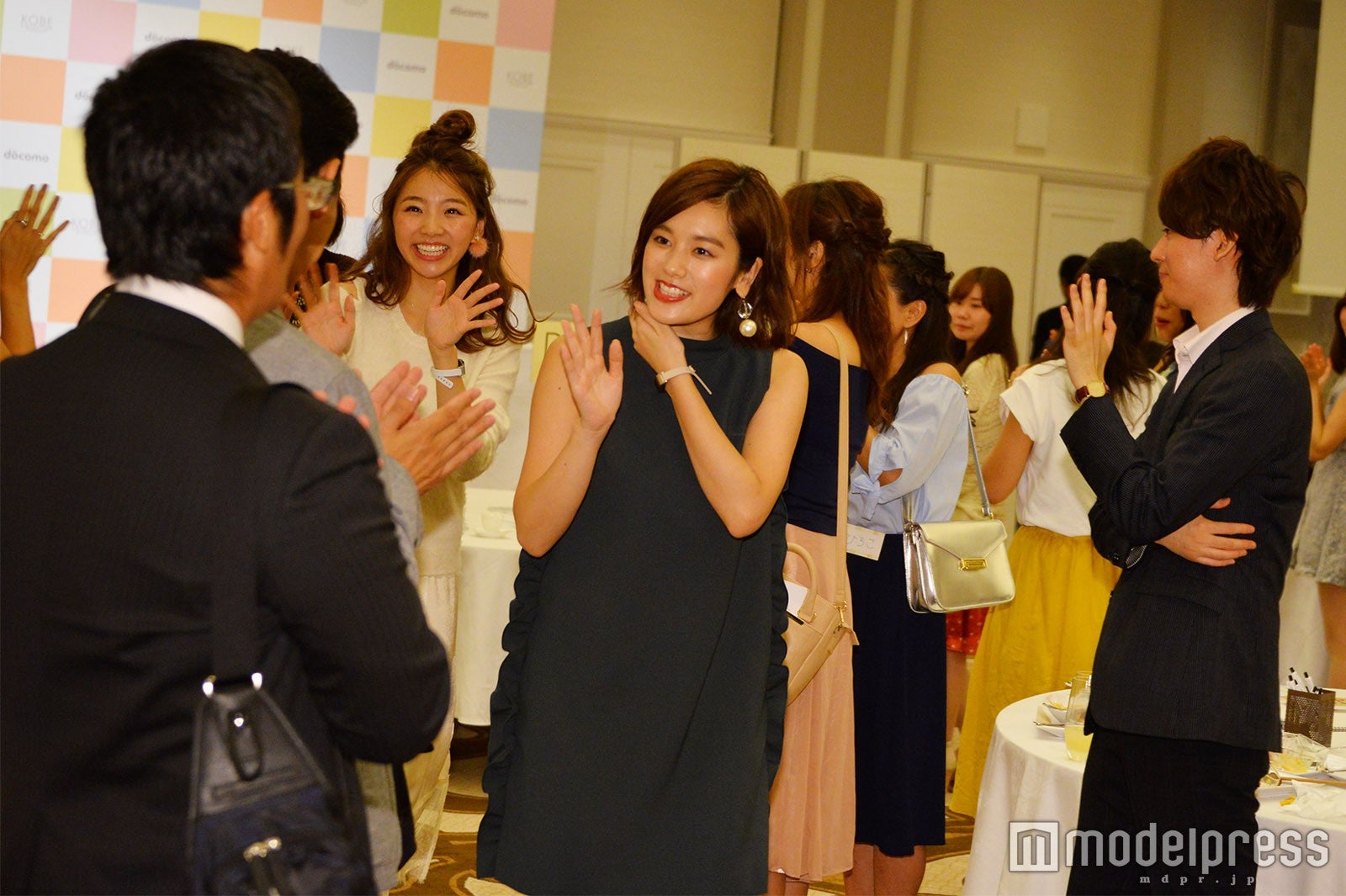 筧美和子らの登場に歓声 （C）モデルプレス