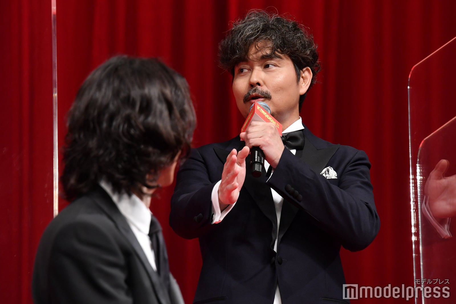 山崎賢人、小澤征悦（C）モデルプレス