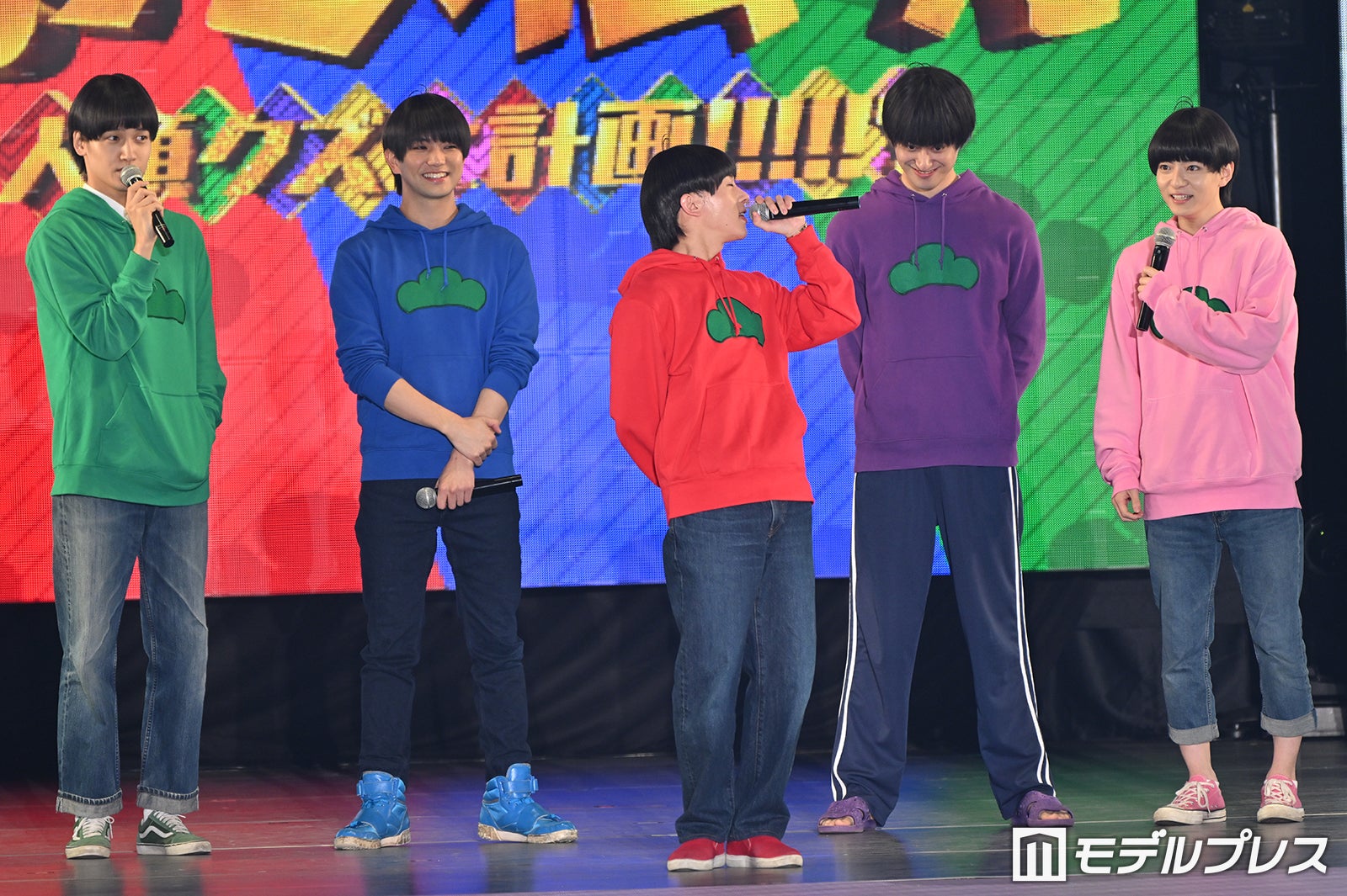 （左から）Aぇ! group、西村拓哉（C）モデルプレス