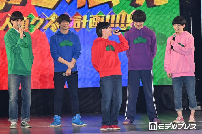 (左から)Aぇ! group、西村拓哉(C)モデルプレス
