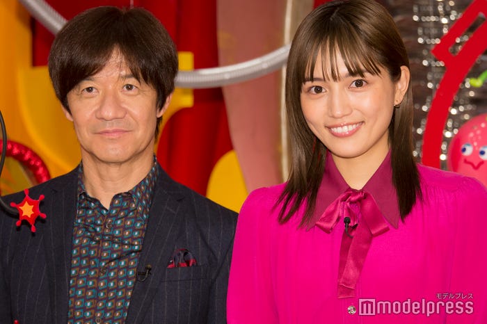 内村光良、川口春奈 (C)モデルプレス