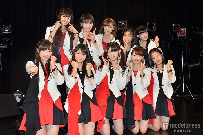 モーニング娘。’14/(後列左から)飯窪春菜、工藤遥、生田衣梨奈、佐藤優樹、鈴木香音(前列左から)譜久村聖、鞘師里保、道重さゆみ、石田亜佑美、小田さくら