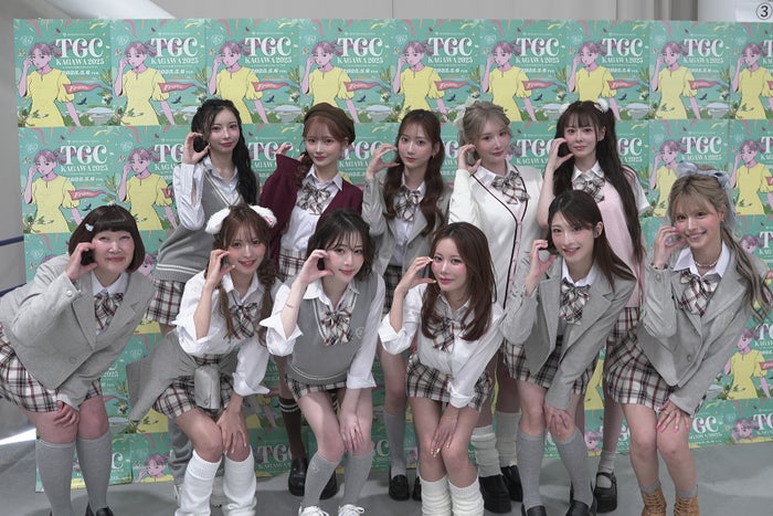 （後列左から）MIYA、MAMI、ASUKA、YUMERO、RUI
（前列左から）川村エミコ、NANANI、RIKO、ICHIKA、二瓶有加、今井アンジェリカ
（提供写真）