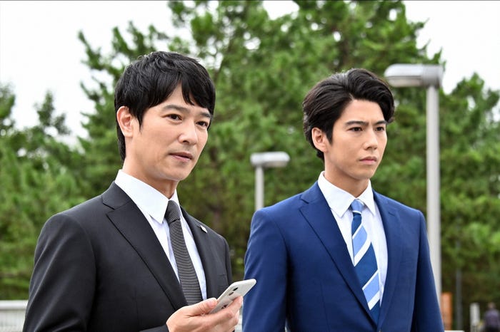 堺雅人、賀来賢人/「半沢直樹」第9話より(C)TBS