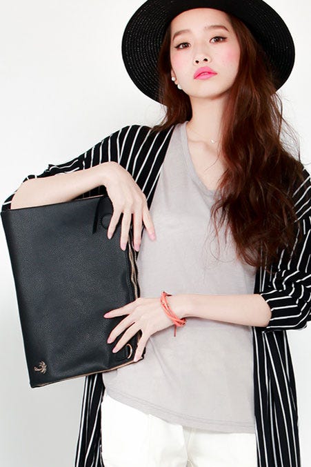 パームツリーリバーシブルナチュラルクラッチバッグ「salus」3,490円(税込)