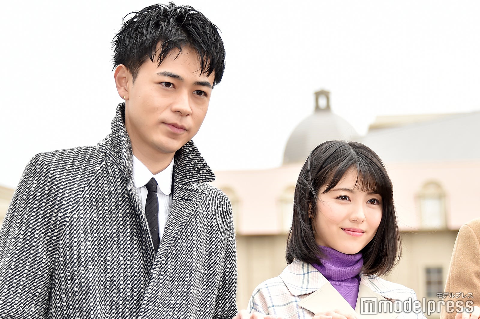 成田凌、浜辺美波（C）モデルプレス