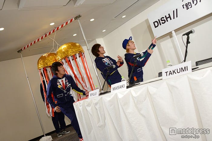 DISH//、ドッキリ会見の様子