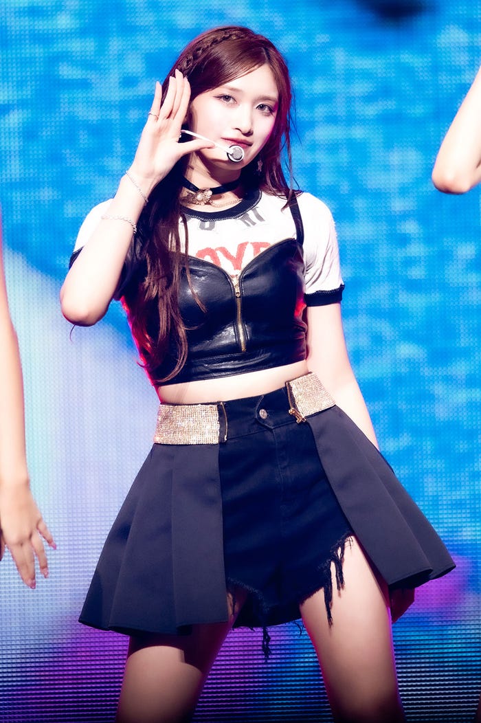 IVEイソ/撮影:田中聖太郎写真事務所