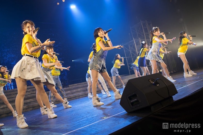 初の全国ツアー「NMB48 Tour 2014 In Summer 世界の中心は大阪や～なんば自治区～」のチームNより（C）NMB48