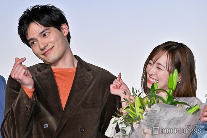 水上恒司、福原遥(C)モデルプレス