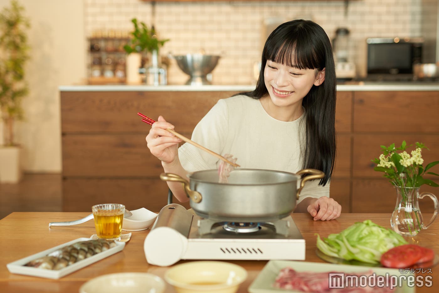 由布菜月(C)モデルプレス