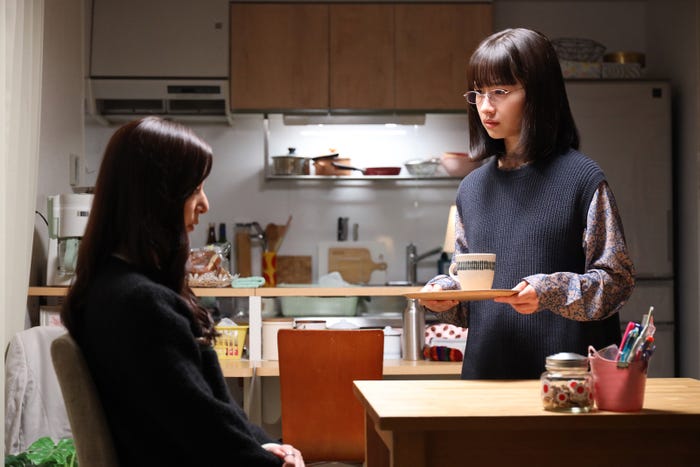 新木優子、藤間爽子「良いこと悪いこと」第6話(C)日本テレビ