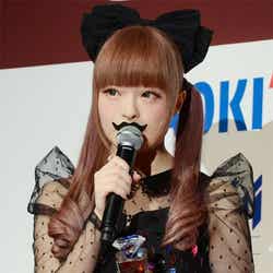 受賞の喜びを語るきゃりーぱみゅぱみゅ