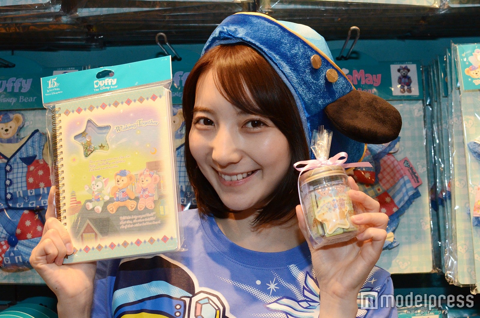 ノート、ふせんセット（モデル：堀瑞希）／（C）モデルプレス