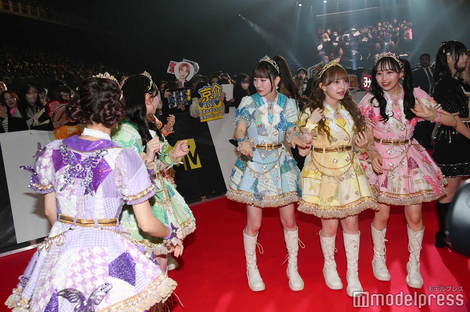 FRUITS ZIPPER／仲川瑠夏、櫻井優衣、鎮西寿々歌、真中まな、早瀬ノエル、松本かれん（C）モデルプレス