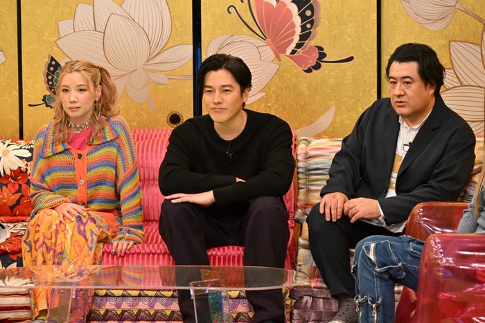 仲里依紗、要潤、小手伸也(C)TBS