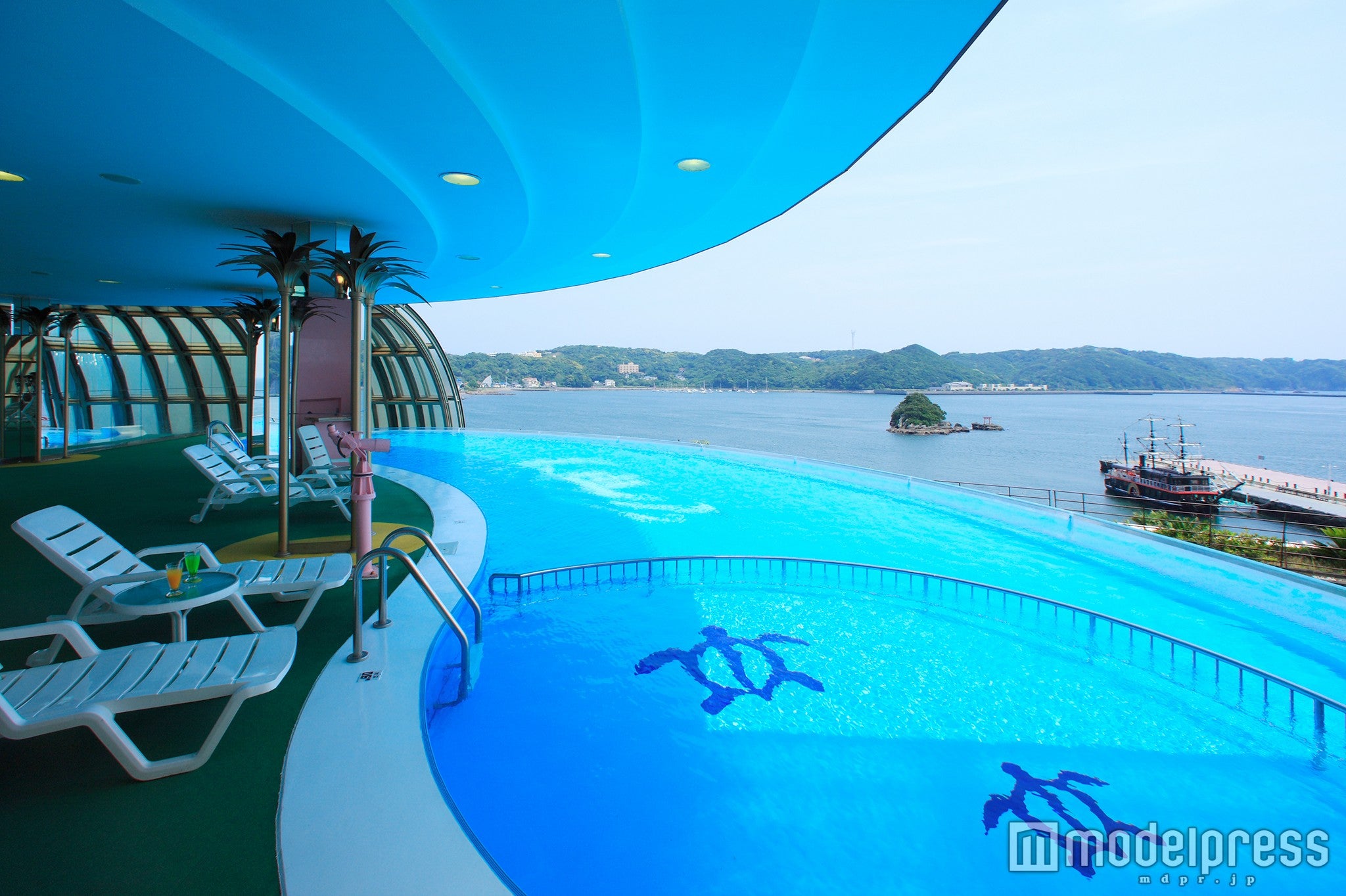 ドームプール／画像提供：黒船ホテル