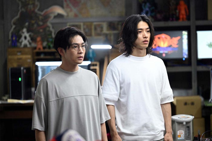 松下洸平、山崎賢人「アトムの童」第3話より(C)TBS