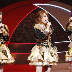 AKB48、国立競技場で単独ライブ開催決定／写真左から：渡辺麻友、高橋みなみ、横山由依（C）AKS